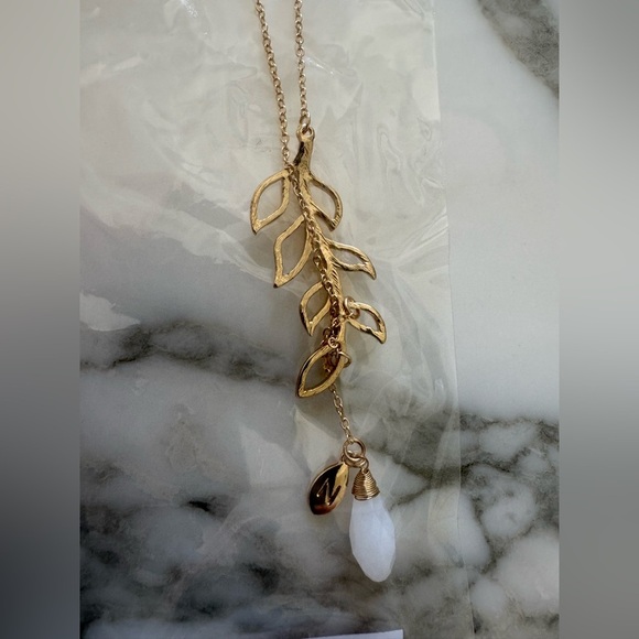 NWT Bansri Gold Plated Leaf Pendant Necklace White Quartz & Initial (C, E, M, N) - Picture 5 of 7